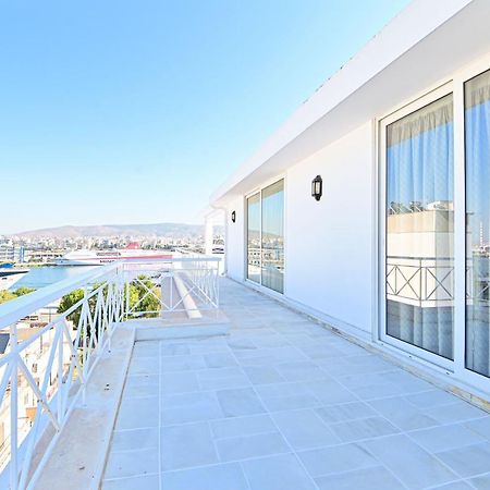 Charming Apartment With A Sea View Terrace Pireus Zewnętrze zdjęcie